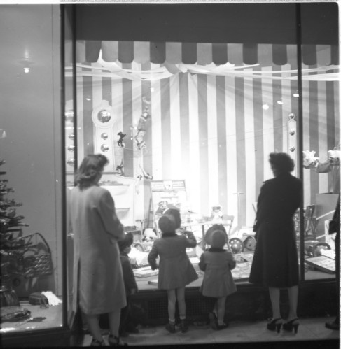 Belk store window, Christmas 1946