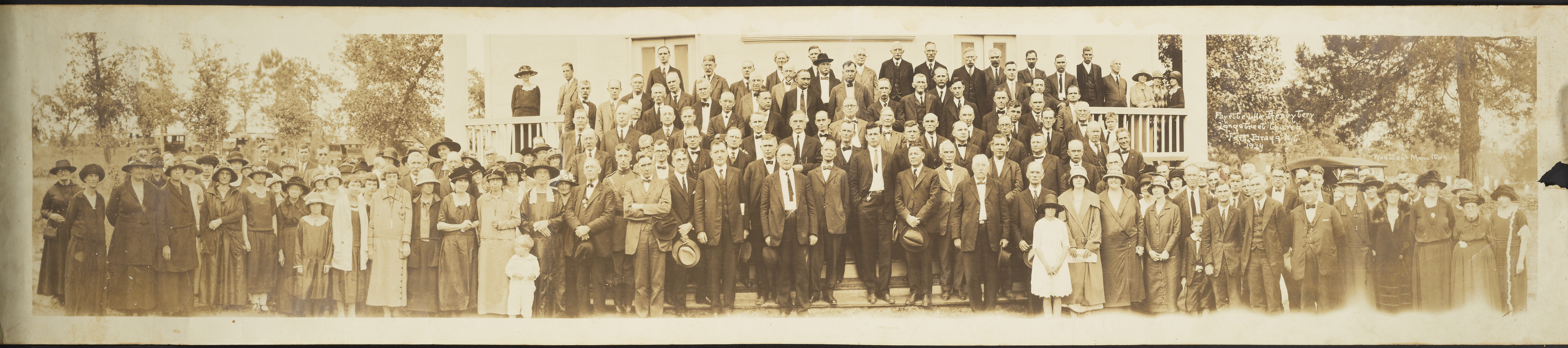 Image of the 1922 Long Street Presbyterian Church congregation